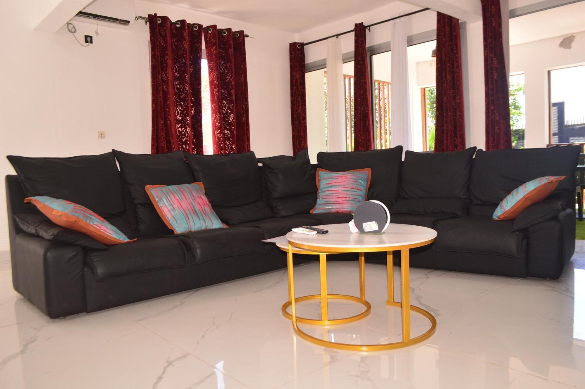 Hotel Restaurant Gites Kribi Bilik gambar