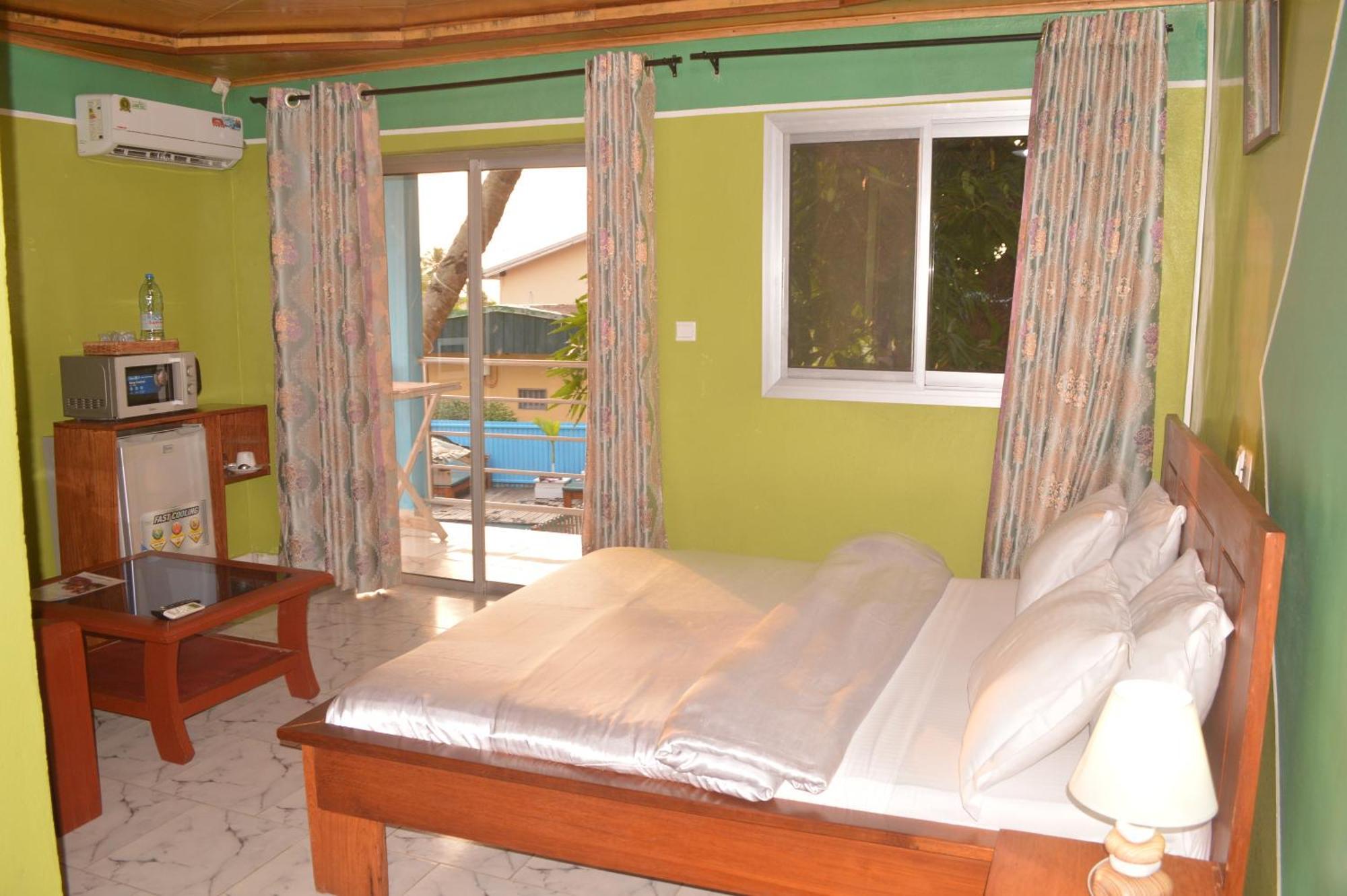 Hotel Restaurant Gites Kribi Bilik gambar